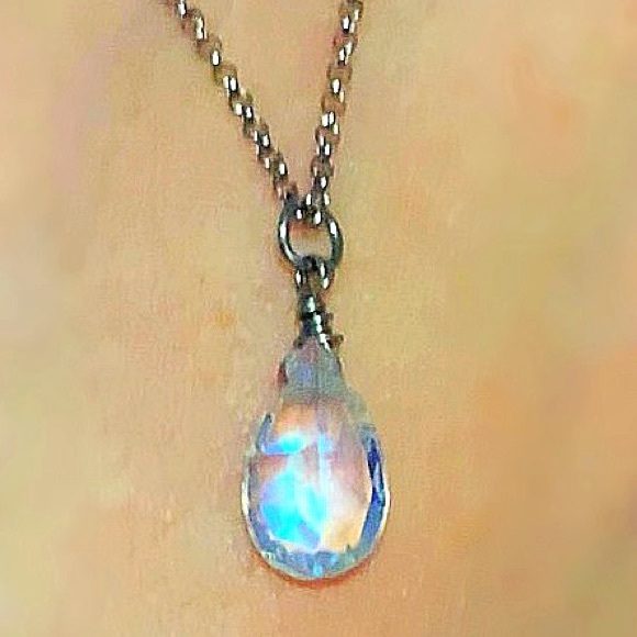 Genuine AAA+ Quality Moonstone Pendant! - Picture 4 of 4